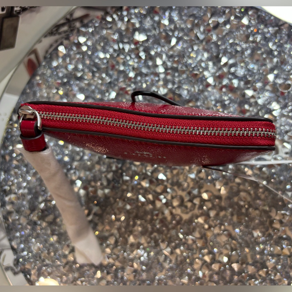 Coach Small Corner Zip Wristlet in red Patent Leather - Picture 4 of 11